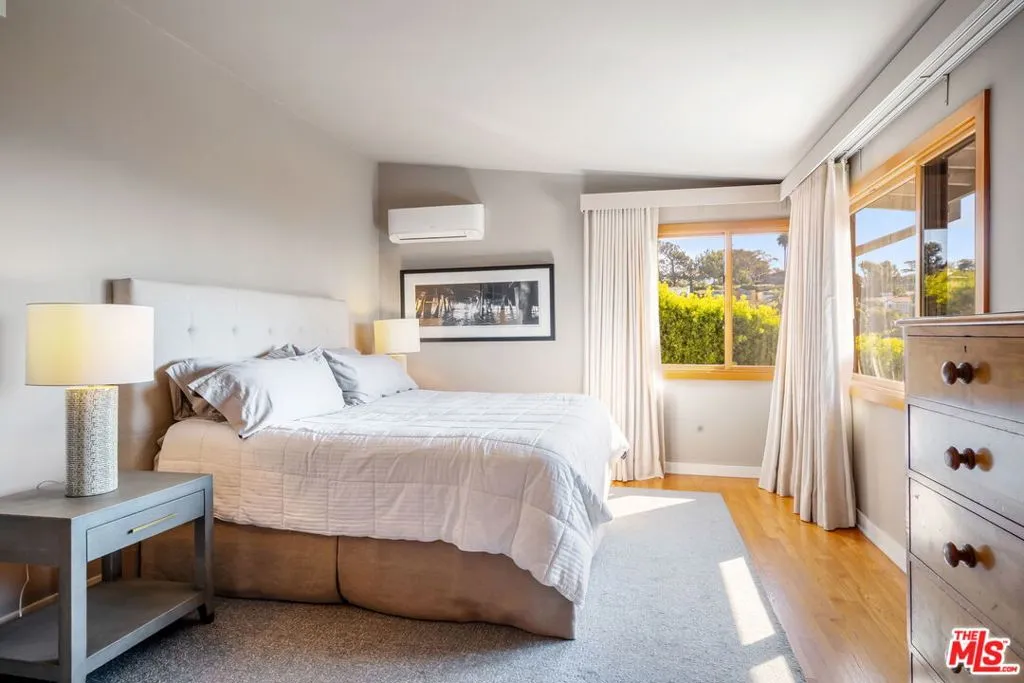 275 Amalfi Drive, Santa Monica, California 90402 home-pic-16