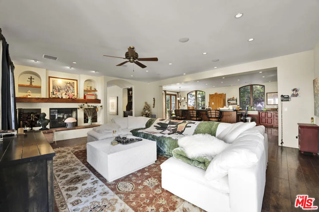 1487 Meadowcrest Circle, Corona, California 92882 home-pic-15