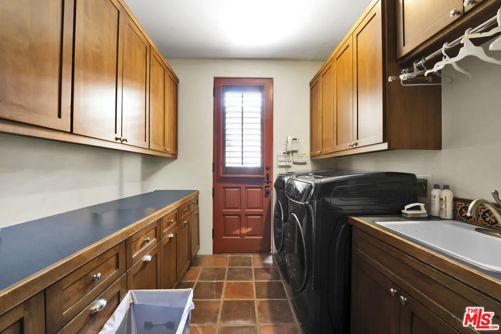 1487 Meadowcrest Circle, Corona, California 92882 home-pic-34