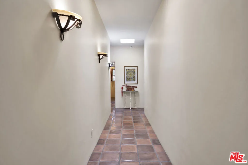 1487 Meadowcrest Circle, Corona, California 92882 home-pic-26