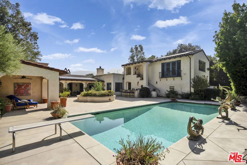 1487 Meadowcrest Circle, Corona, California 92882 home-pic-3