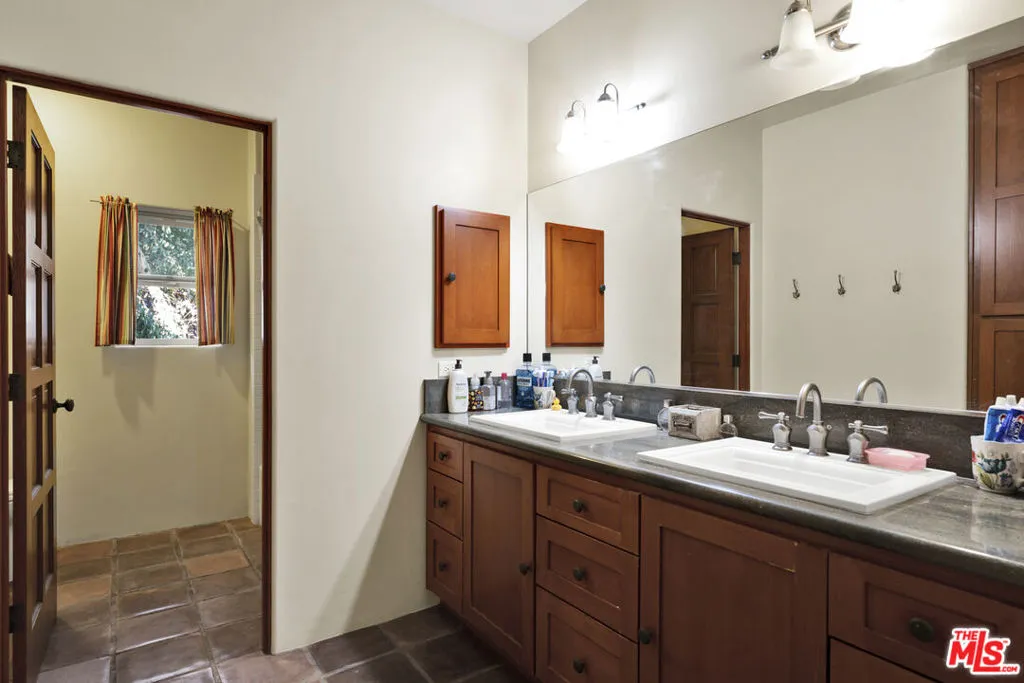 1487 Meadowcrest Circle, Corona, California 92882 home-pic-30