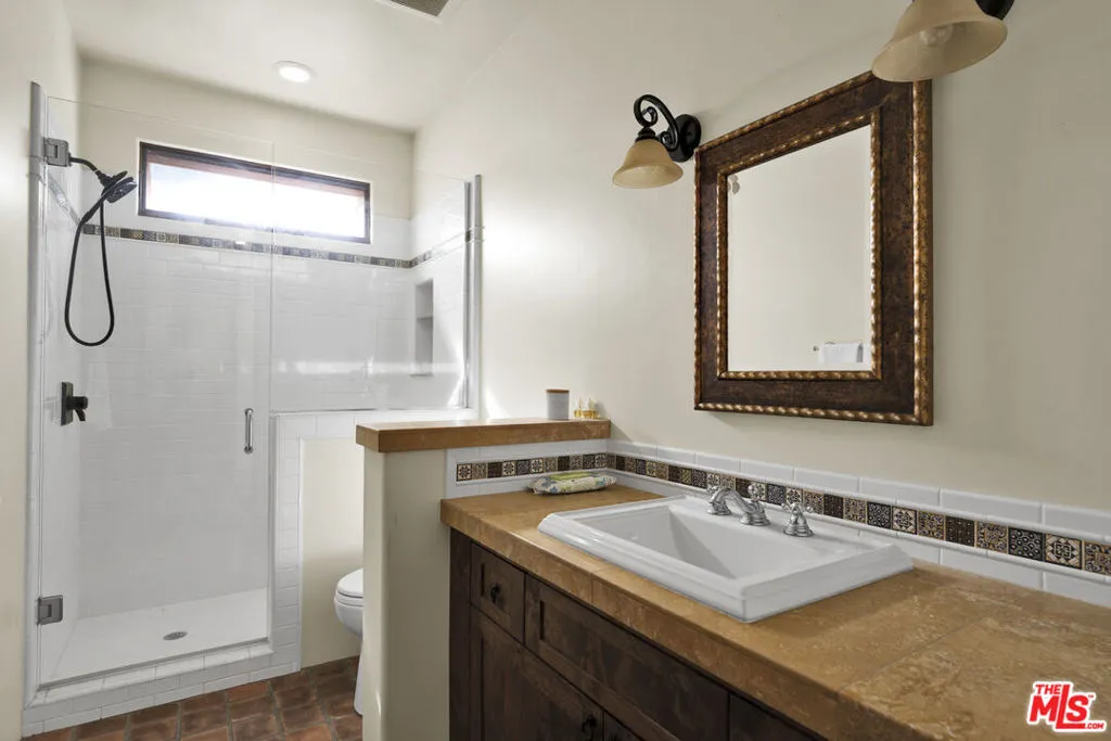 1487 Meadowcrest Circle, Corona, California 92882 home-pic-24