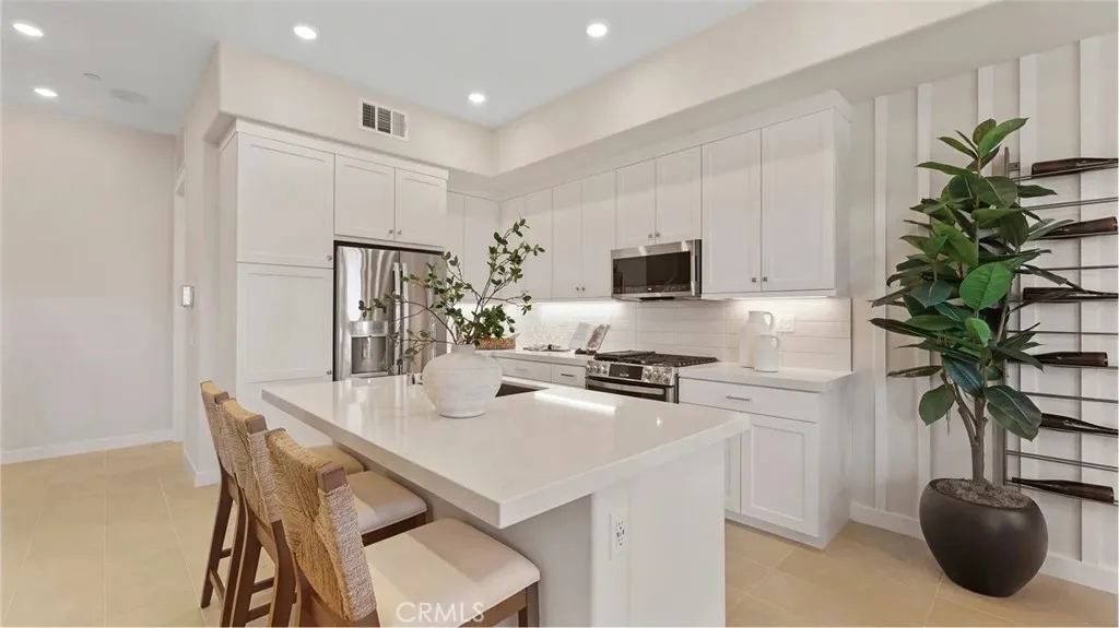1295 Snowberry Place, Montebello, California 90640 home-pic-1