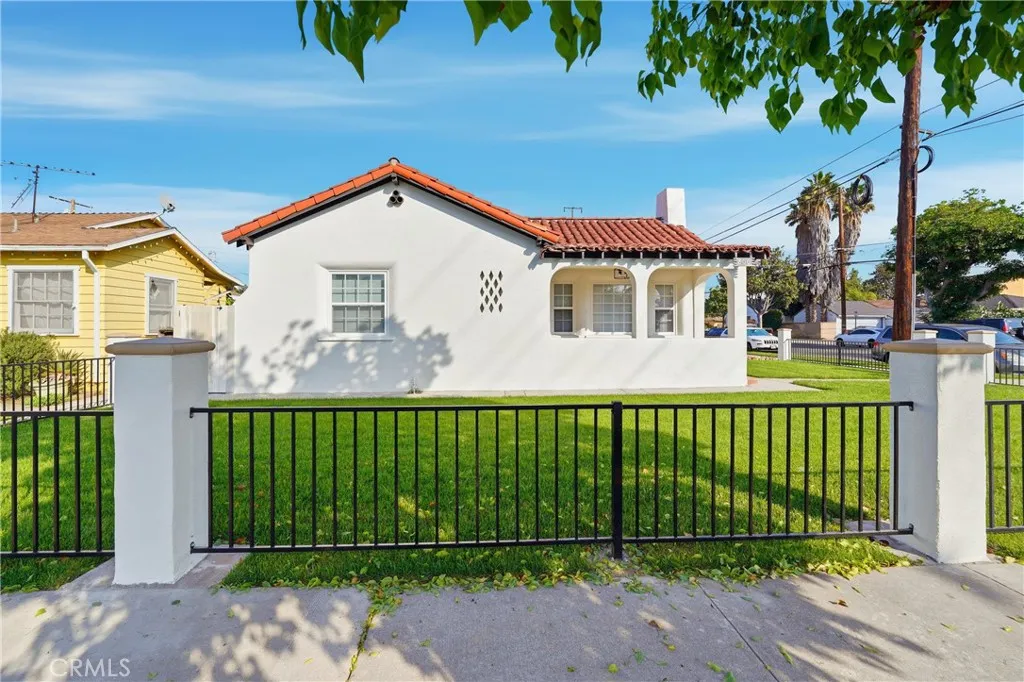 800 N Janss, Anaheim, California 92805 home-pic-1