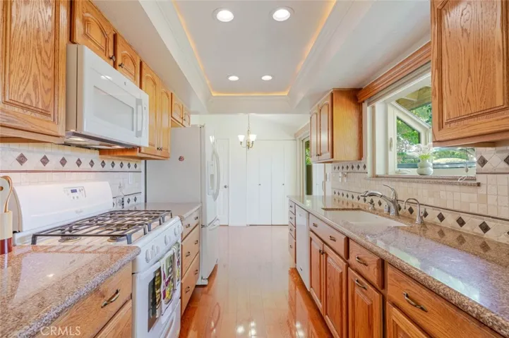 2401 E Greenview Drive, Glendora, California 91741