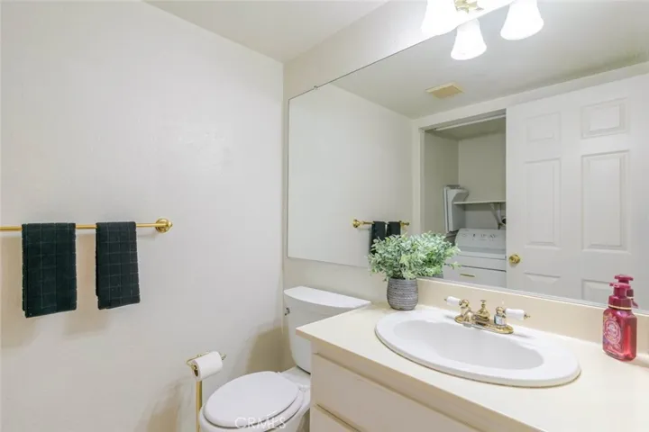 1/2 Bath Main Floor