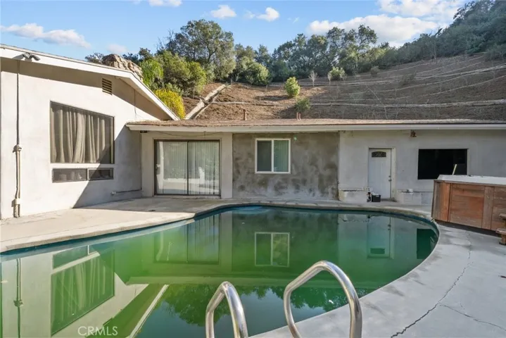 3277 Longridge Terrace, Sherman Oaks, California 91423