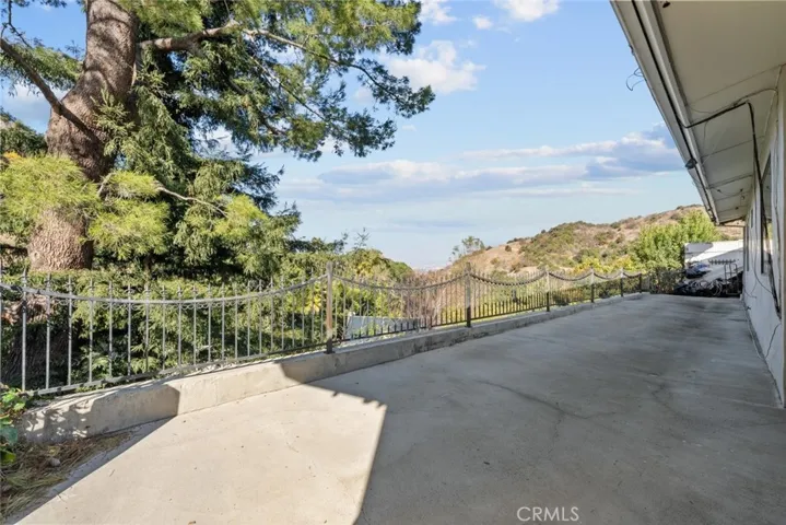 3277 Longridge Terrace, Sherman Oaks, California 91423