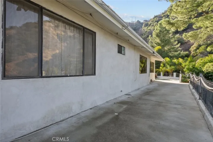 3277 Longridge Terrace, Sherman Oaks, California 91423