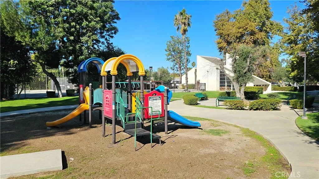 7641 Reseda Boulevard 87, Reseda, California 91335 home-pic-19