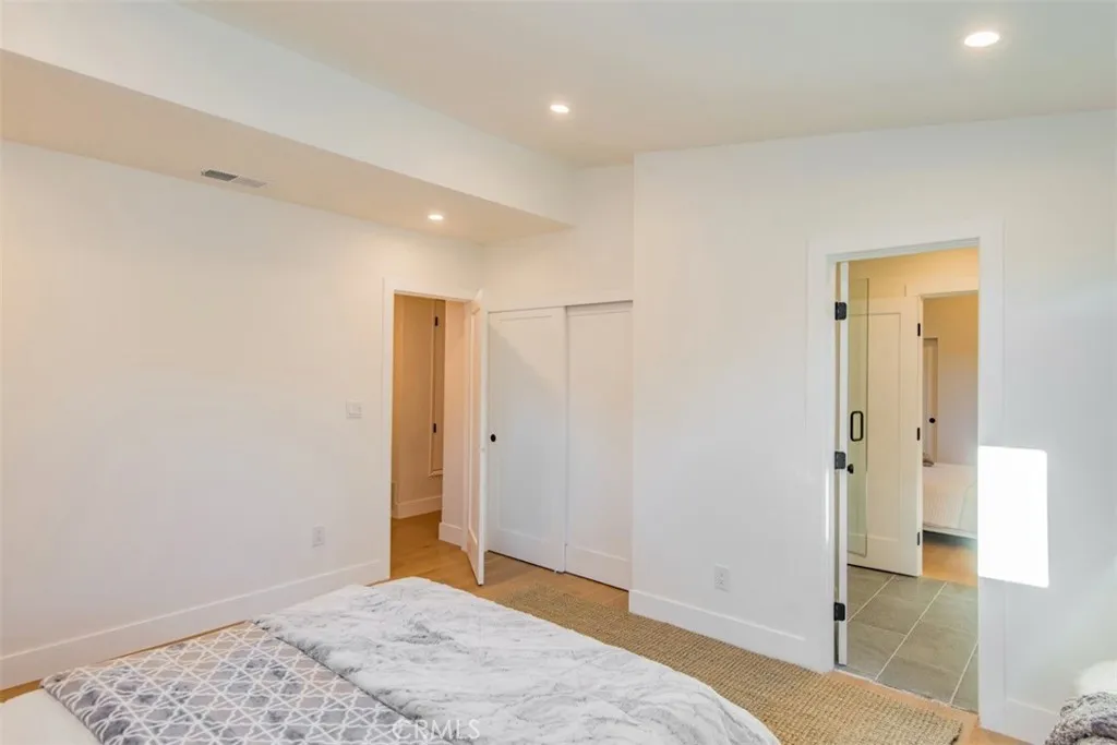 23623 Ladrillo, Woodland Hills, California 91367 home-pic-32