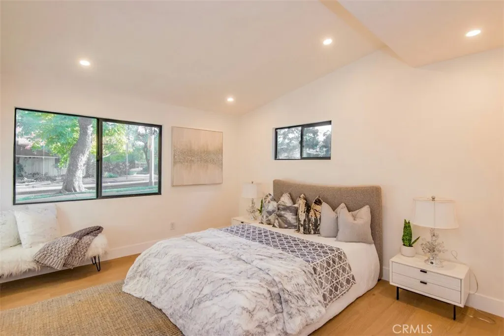 23623 Ladrillo, Woodland Hills, California 91367 home-pic-30