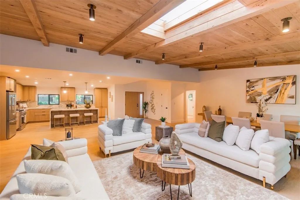 23623 Ladrillo, Woodland Hills, California 91367 home-pic-11