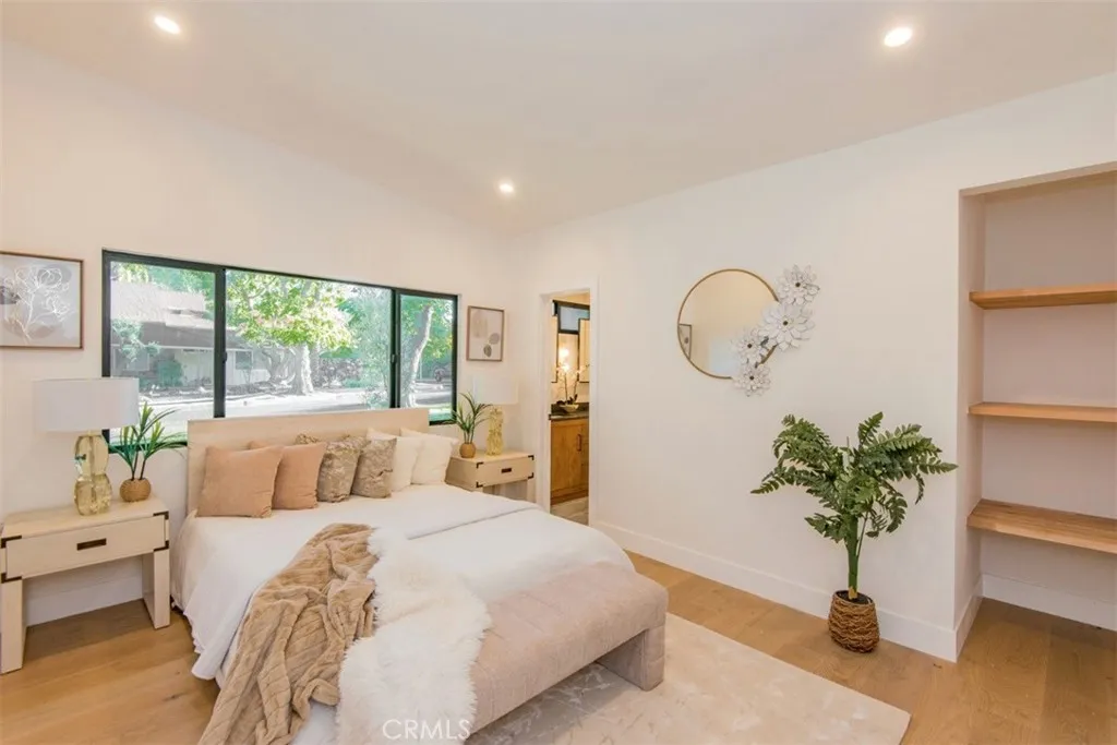 23623 Ladrillo, Woodland Hills, California 91367 home-pic-36