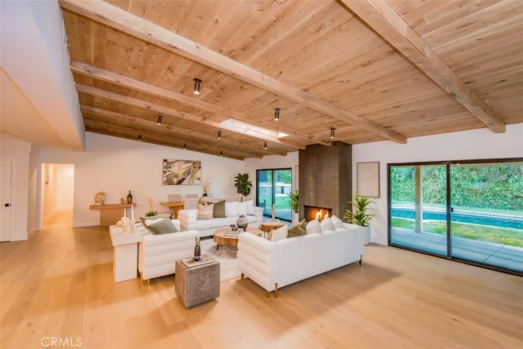 23623 Ladrillo, Woodland Hills, California 91367 home-pic-7