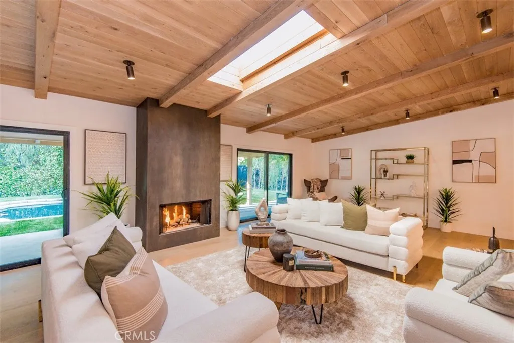 23623 Ladrillo, Woodland Hills, California 91367 home-pic-10