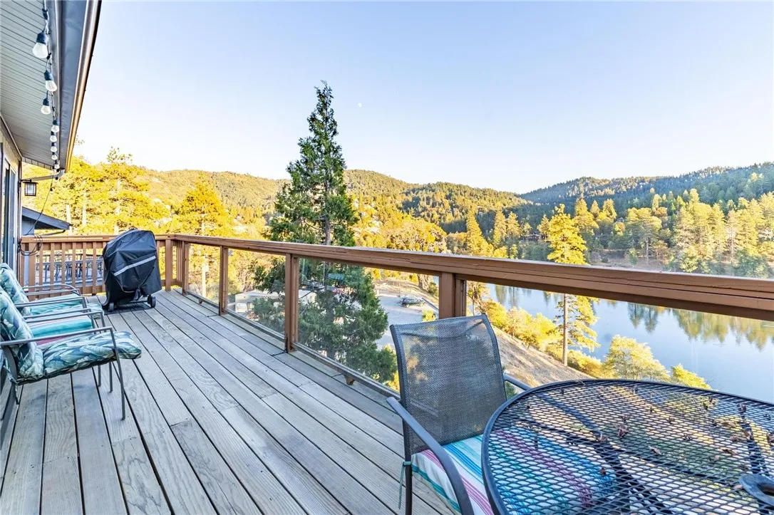 24375 Zurich Drive, Crestline, California 92325 home-pic-18