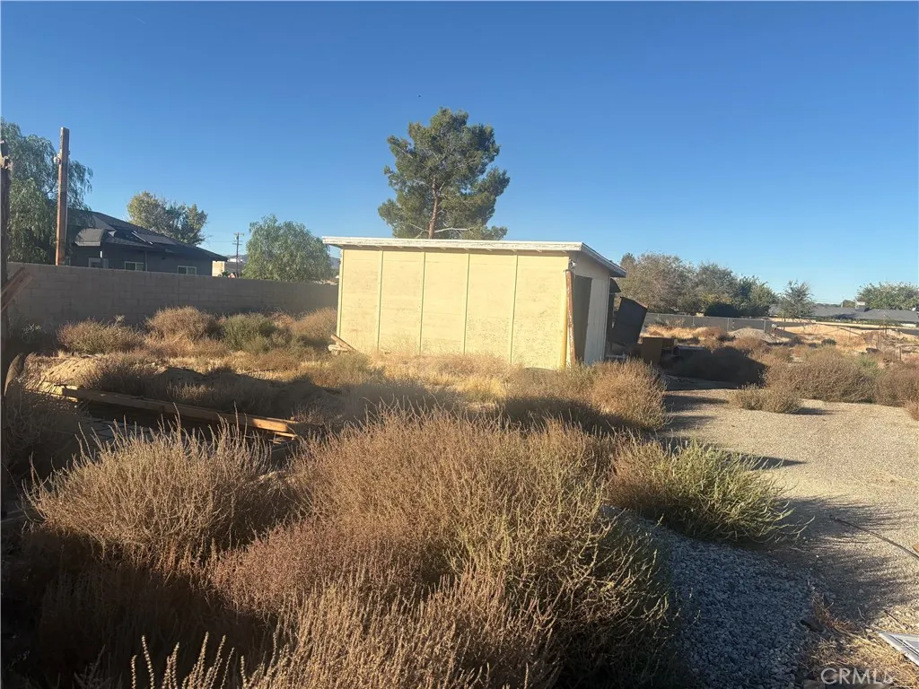 43029 7th Street E, Lancaster, California 93535 home-pic-2