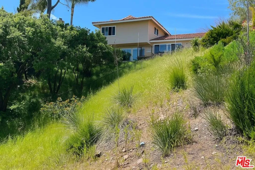 1096 Stoneshead Court, Westlake Village, California 91361 home-pic-31