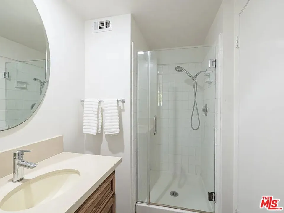 1096 Stoneshead Court, Westlake Village, California 91361 home-pic-24