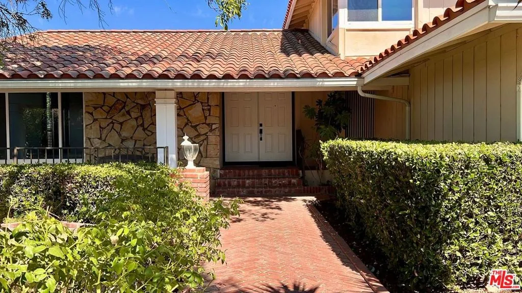 1096 Stoneshead Court, Westlake Village, California 91361 home-pic-29