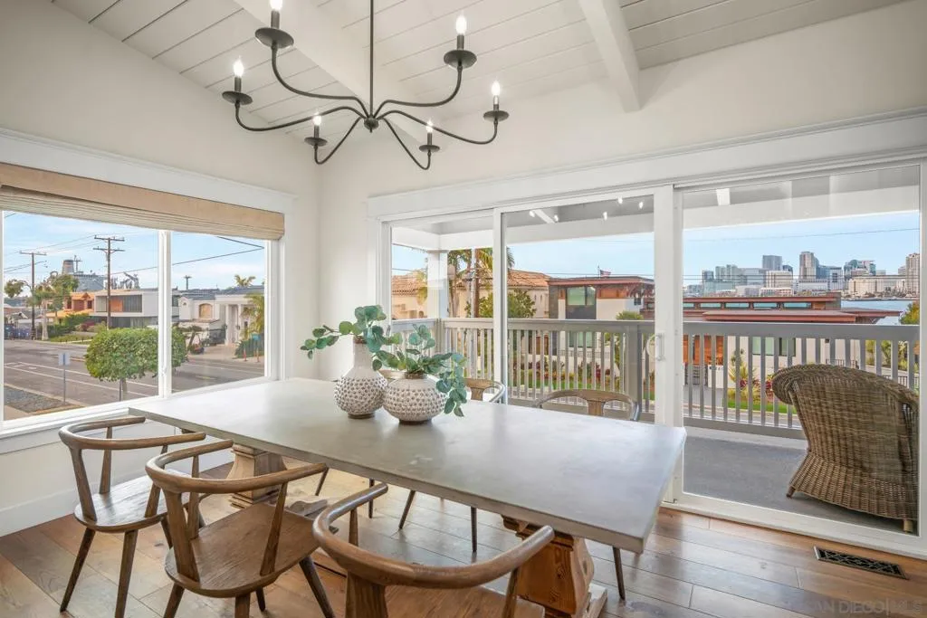 420 1st St, Coronado, California 92118 home-pic-11