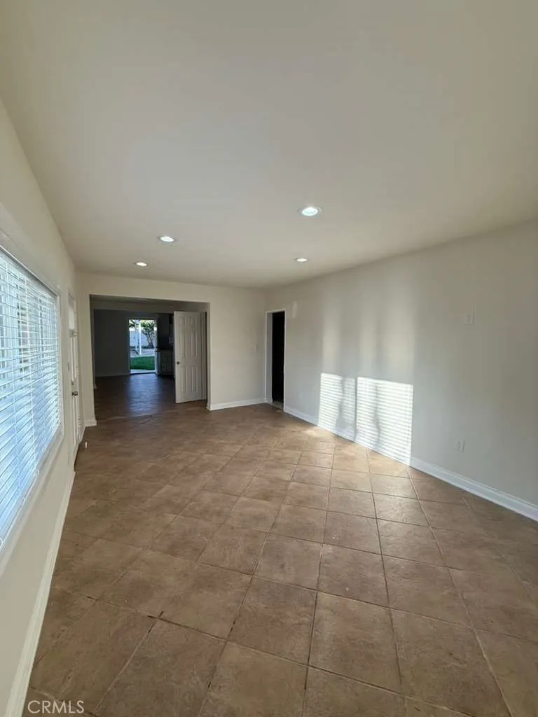 6576 Lorena, Jurupa Valley, California 91752 home-pic-3