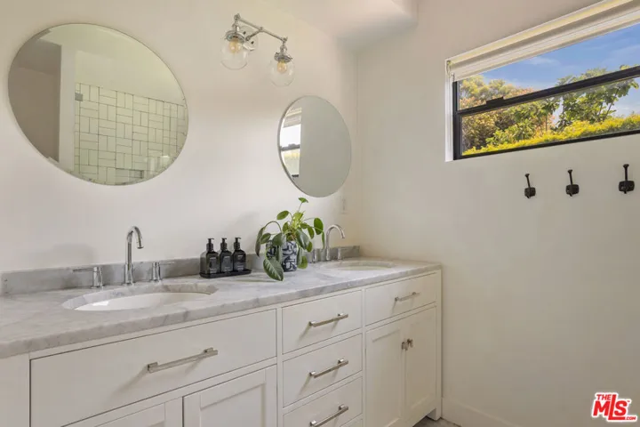 2611 Range Road, Los Angeles, California 90065
