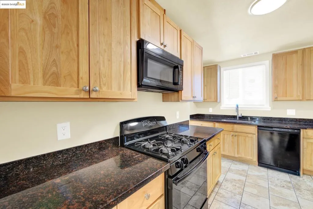 640 11th St, Richmond, California 94801 home-pic-18