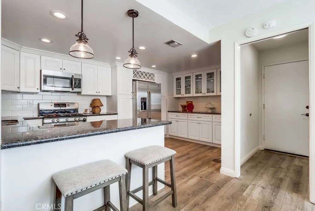 930 Ocean View Avenue E, Monrovia, California 91016 home-pic-13
