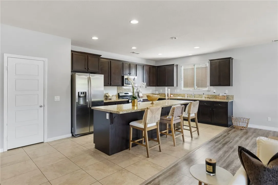 25136 High Plains Court, Menifee, California 92584 home-pic-6