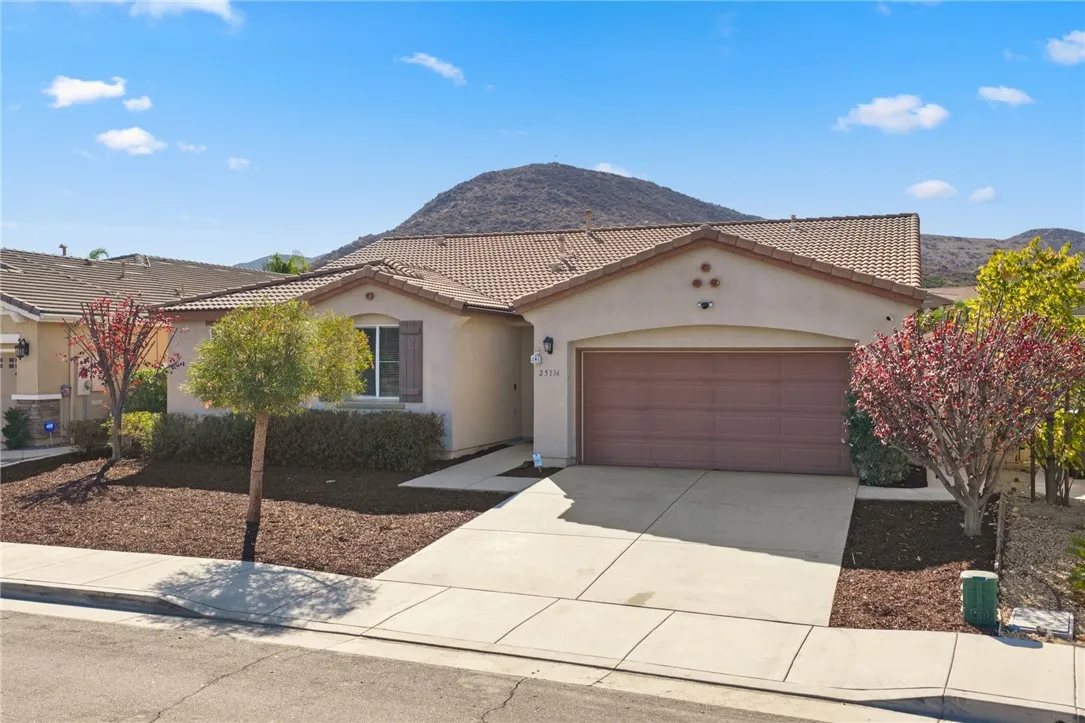 25136 High Plains Court, Menifee, California 92584 home-pic-2