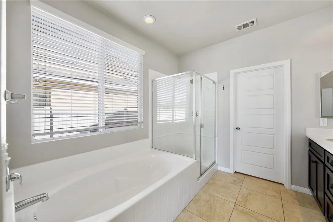 25136 High Plains Court, Menifee, California 92584 home-pic-18