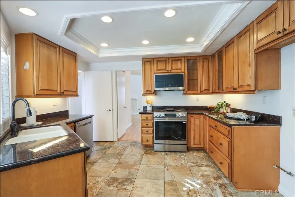 21205 Serra Vista, Lake Forest, California 92630 home-pic-7