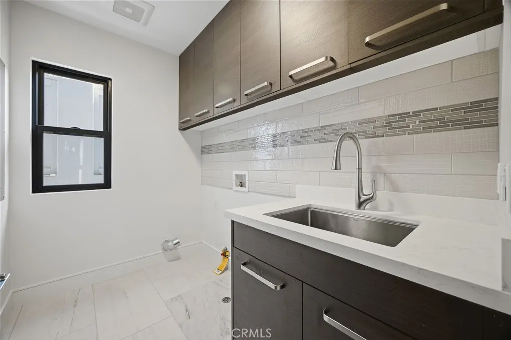 2005 Mathews C, Redondo Beach, California 90278 home-pic-36