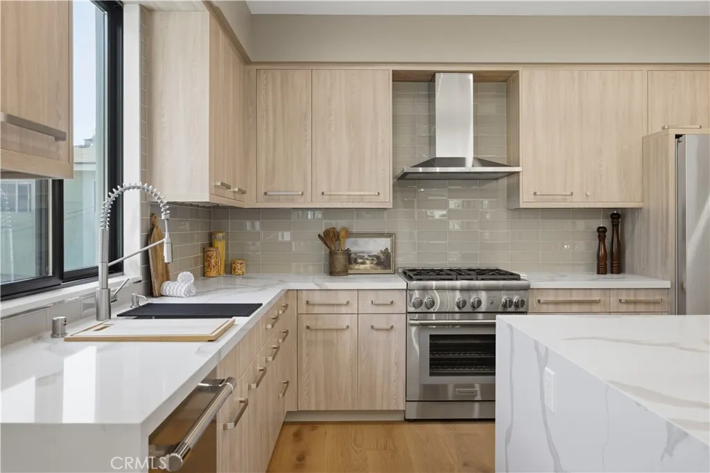 2005 Mathews C, Redondo Beach, California 90278 home-pic-9