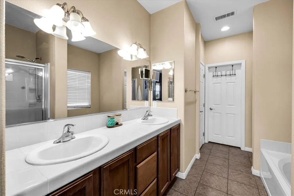 74103 Manana Drive, 29 Palms, California 92277 home-pic-18