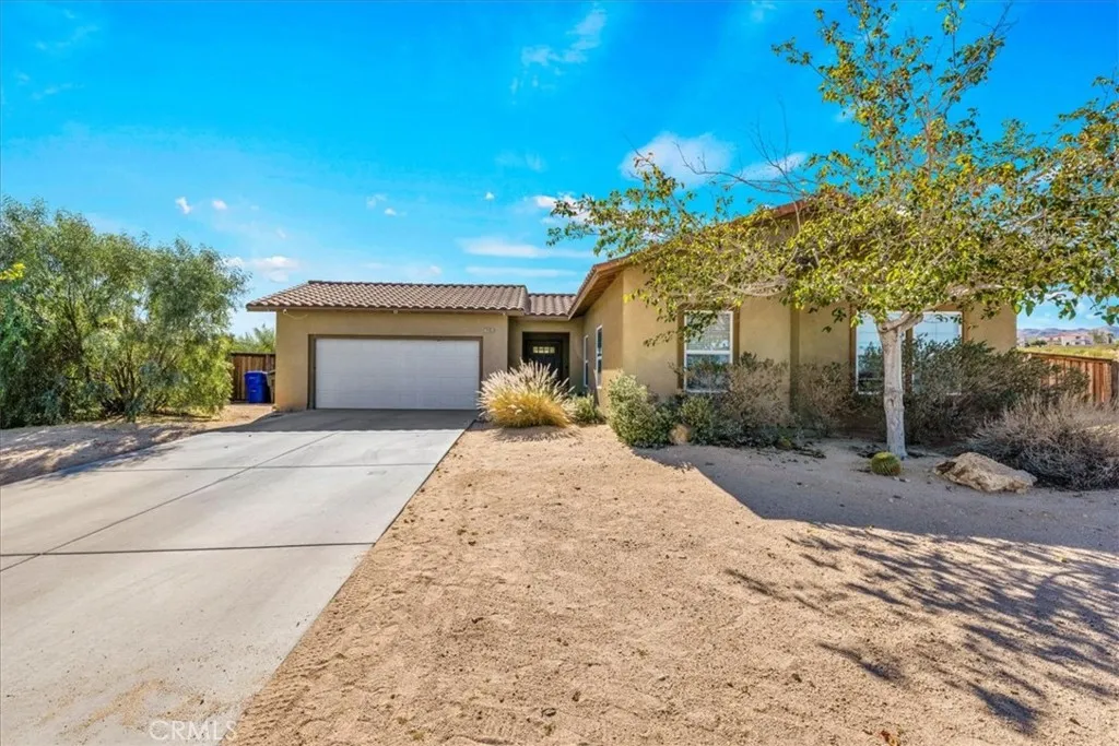 74103 Manana Drive, 29 Palms, California 92277 home-pic-1
