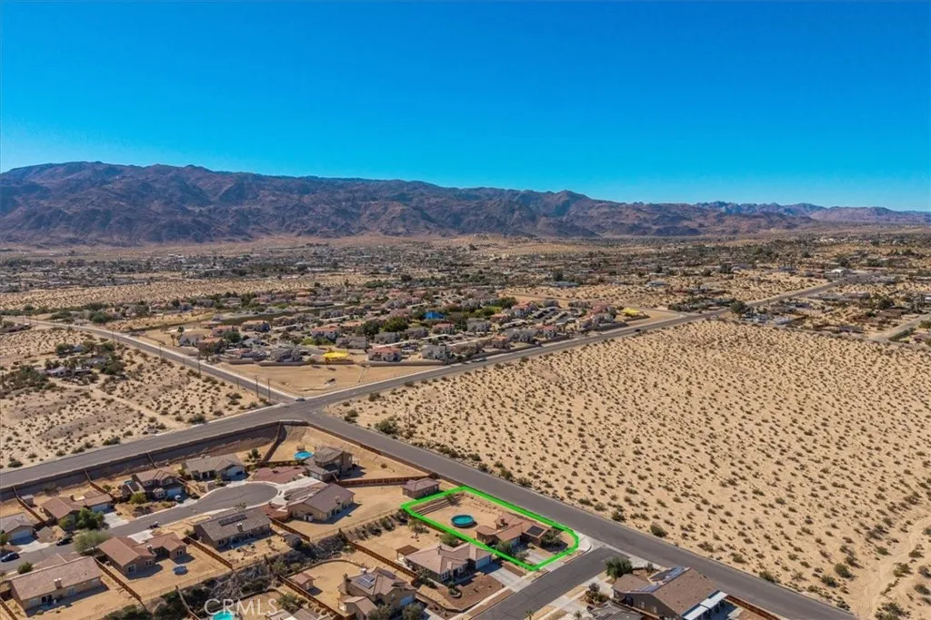 74103 Manana Drive, 29 Palms, California 92277 home-pic-40