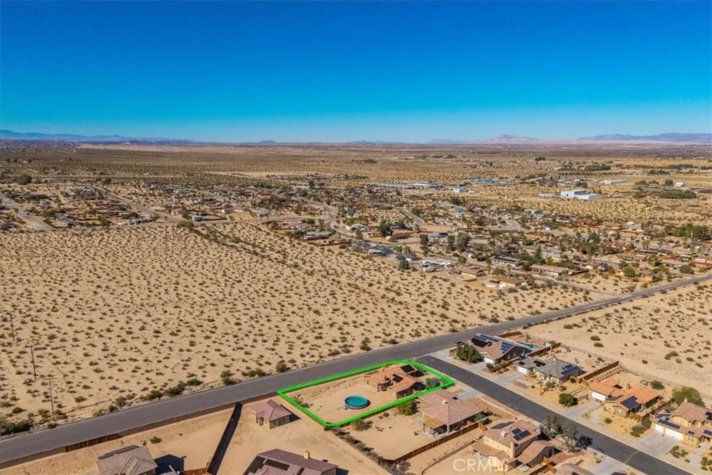 74103 Manana Drive, 29 Palms, California 92277 home-pic-41