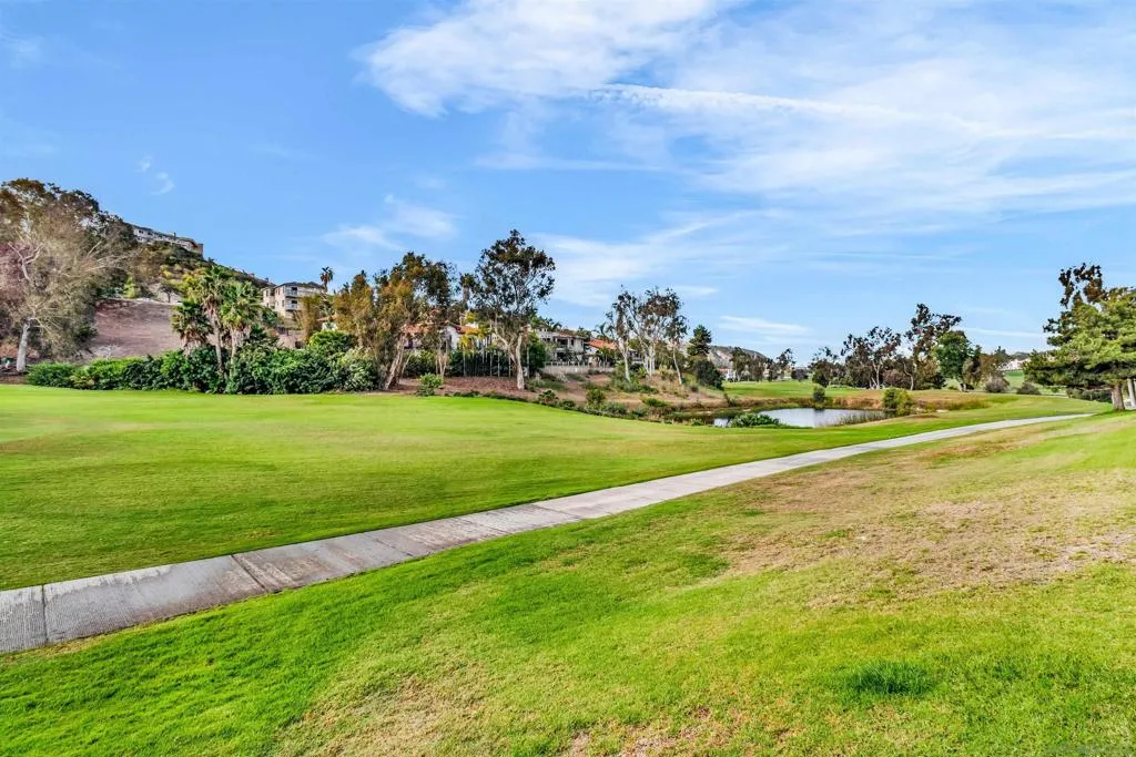 2507 Navarra Dr 202, Carlsbad, California 92009 home-pic-32