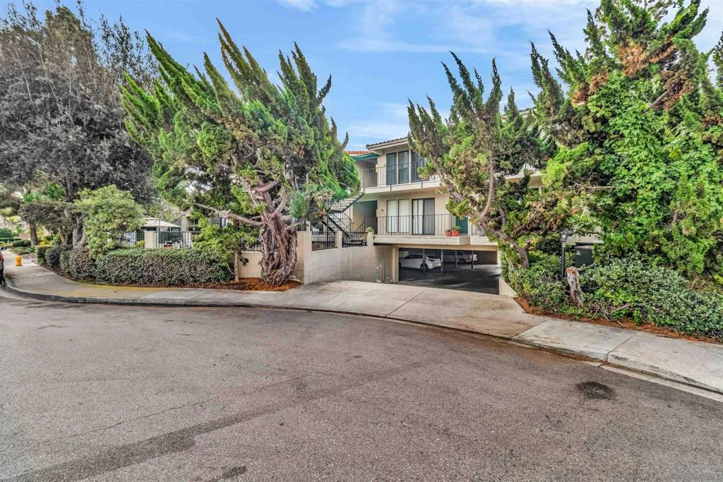 2507 Navarra Dr 202, Carlsbad, California 92009 home-pic-33
