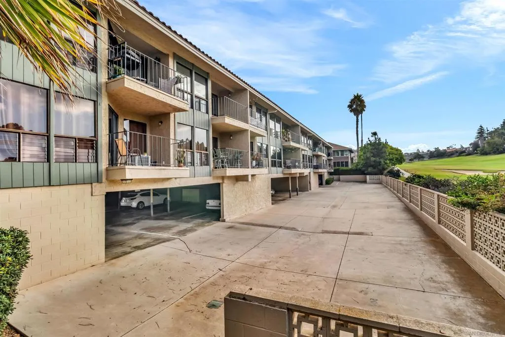 2507 Navarra Dr 202, Carlsbad, California 92009 home-pic-34