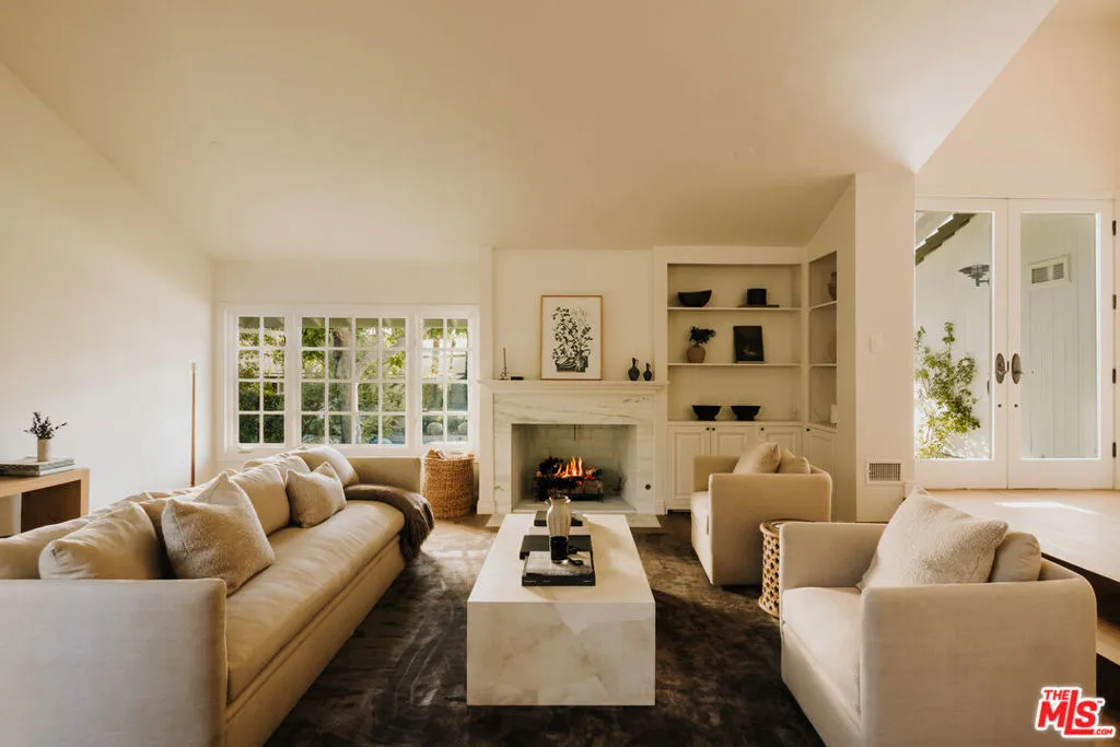 2124 Eric Drive, Los Angeles, California 90049 home-pic-0