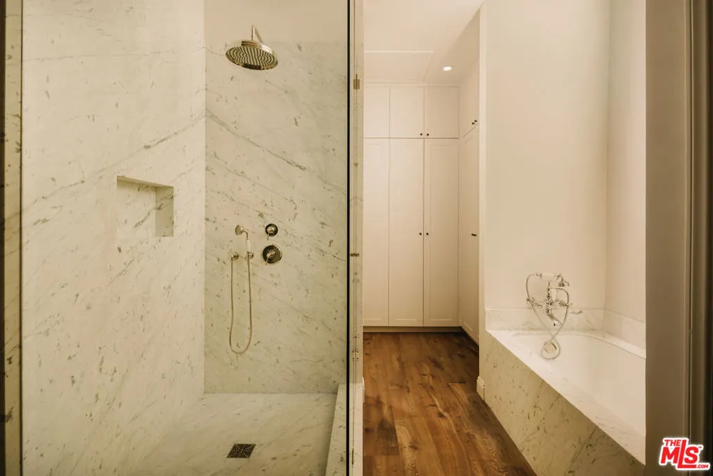 2124 Eric Drive, Los Angeles, California 90049 home-pic-15