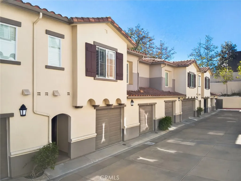 453 Country Club Drive 103, Simi Valley, California 93065 home-pic-22