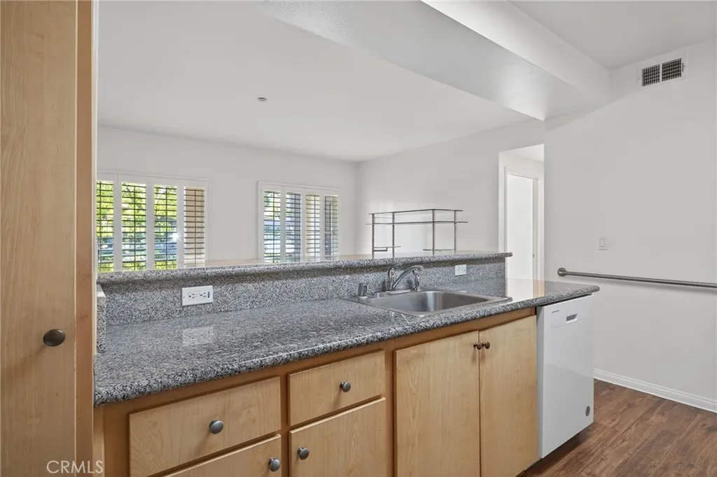 453 Country Club Drive 103, Simi Valley, California 93065 home-pic-11