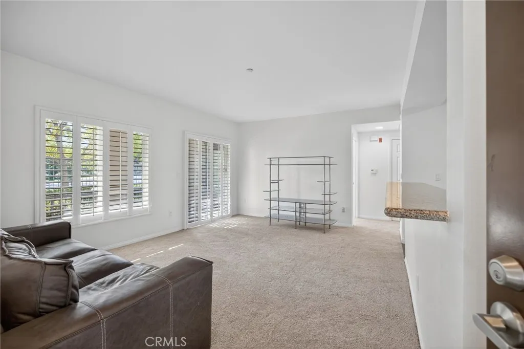 453 Country Club Drive 103, Simi Valley, California 93065 home-pic-5