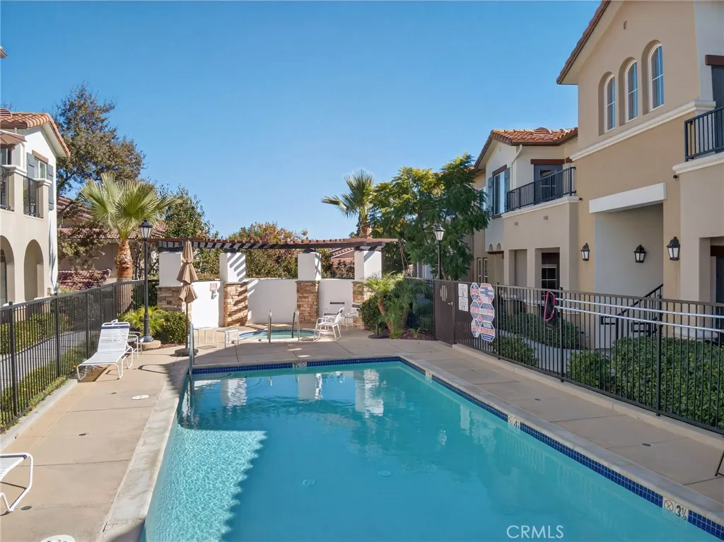 453 Country Club Drive 103, Simi Valley, California 93065 home-pic-24